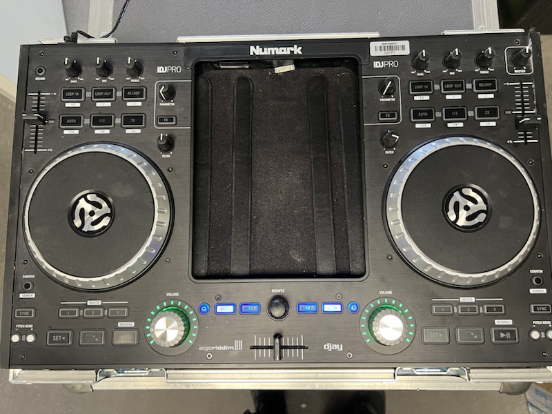 【希少】Numark IDJ Pro iPad第三世代付き 希少】Numark IDJ Pro iPad第三世代付き Numark iDJ Pro premium DJ